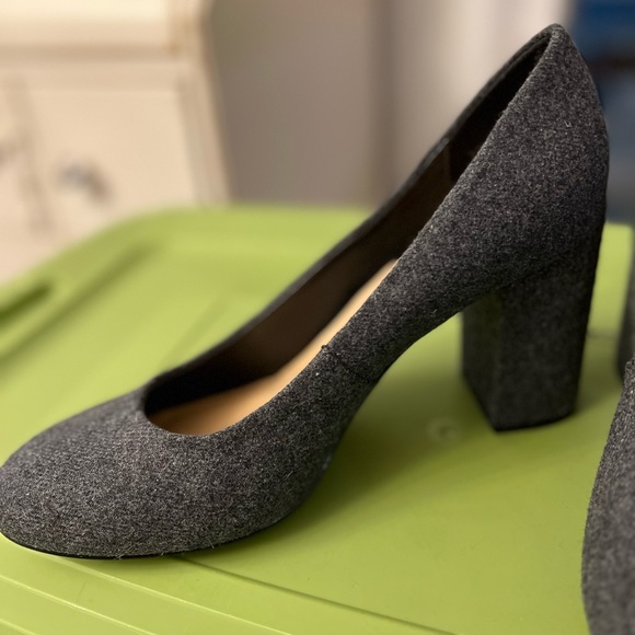 Grey fabric pumps - Picture 5 of 5